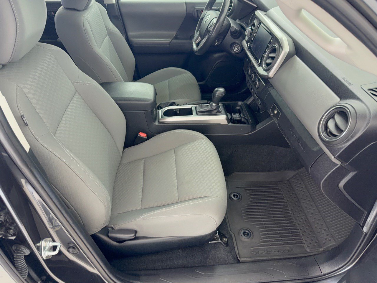 Used 2022 Toyota Tacoma SR5 RWD image 30