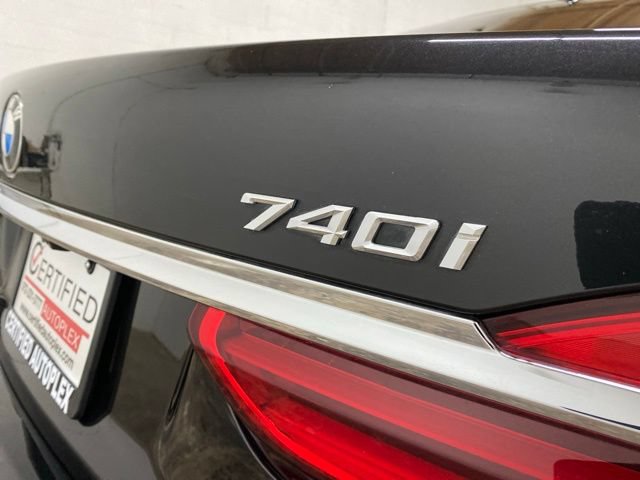 Used 2017 BMW 740i RWD image 98