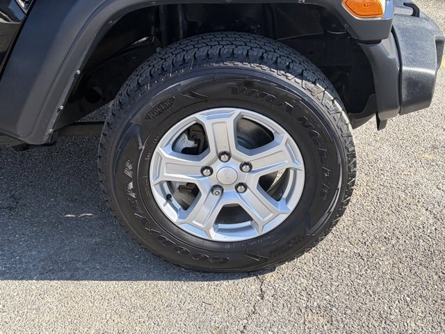 Used 2018 Jeep Wrangler Sport image 11