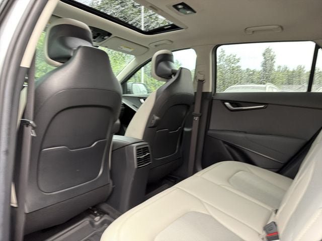 Used 2024 Kia Niro EX Touring FWD image 12