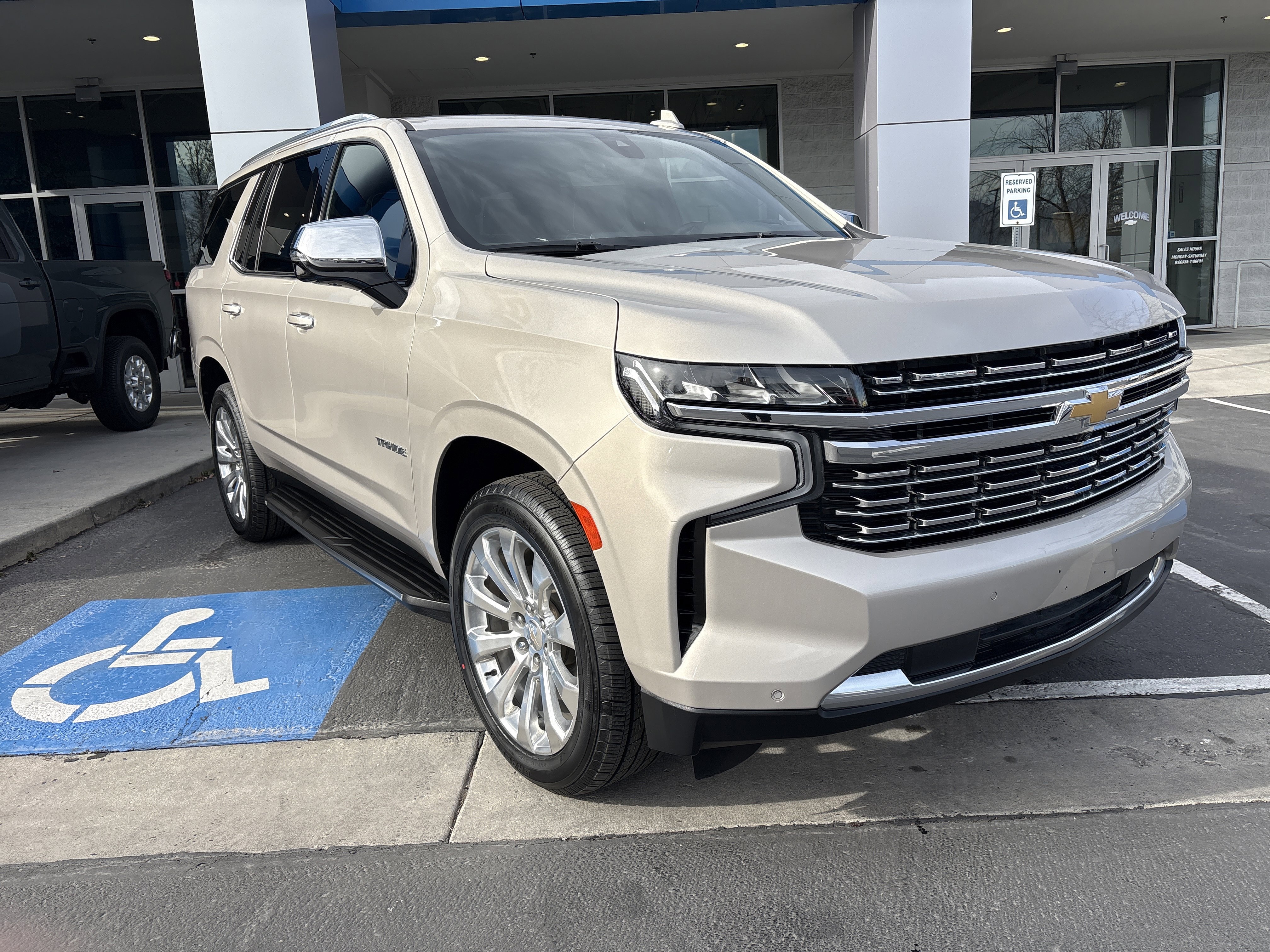 Used 2021 Chevrolet Tahoe Premier w/ Premium Package image 7