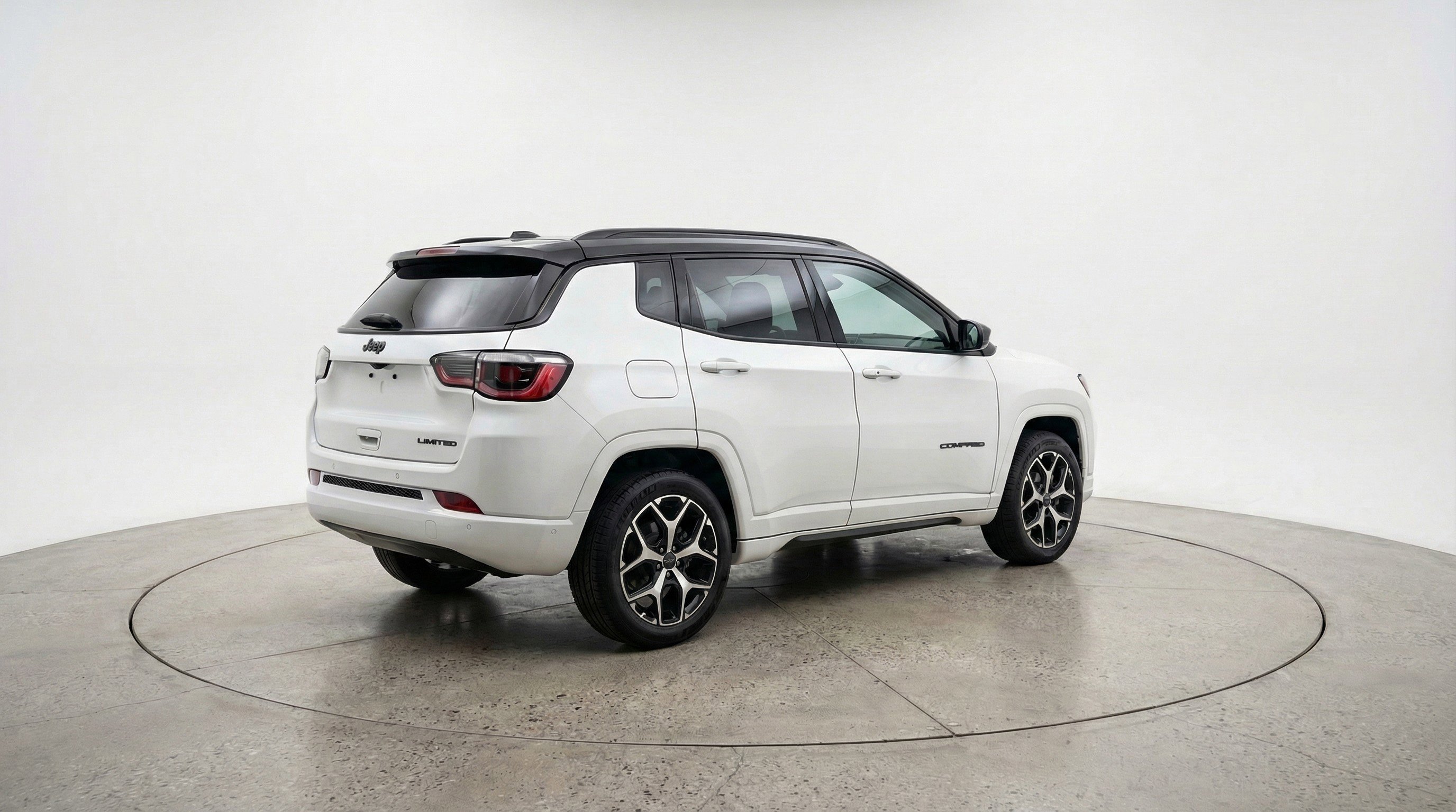 Used 2025 Jeep Compass Limited image 9