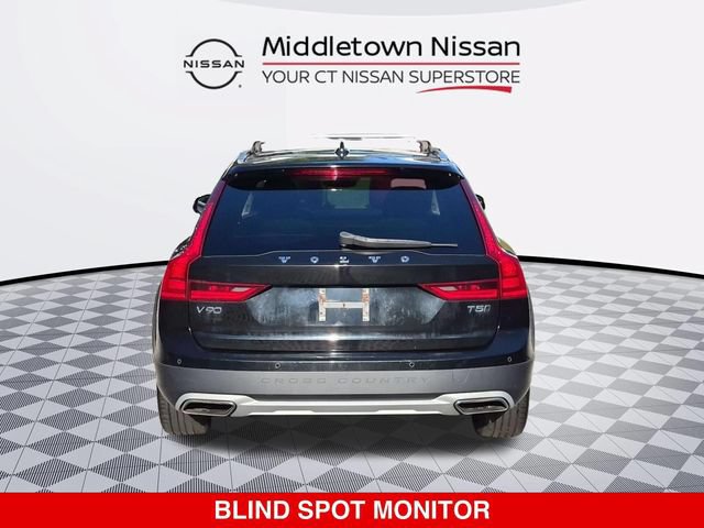 Used 2018 Volvo V90 T5 Cross Country w/ Convenience Package AWD/4WD image 4
