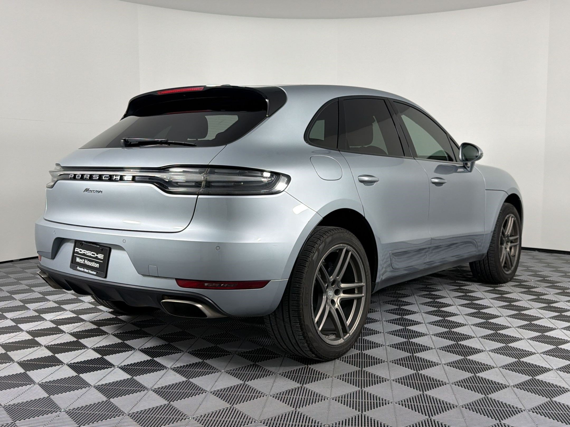 Used 2019 Porsche Macan AWD/4WD image 9