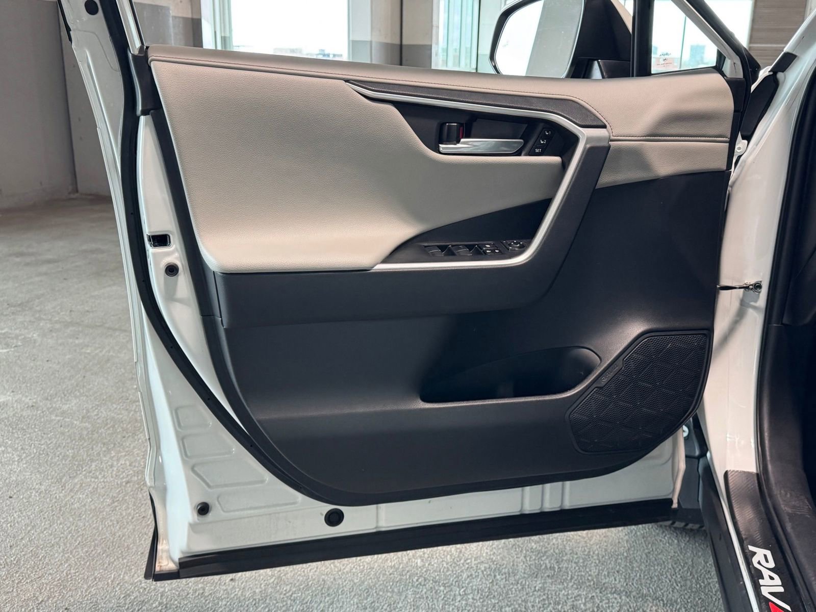 Used 2021 Toyota RAV4 Limited w/ Limited Grade Weather Package image 18