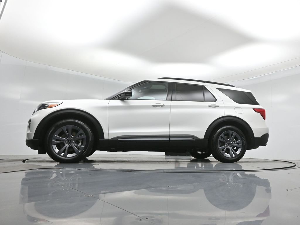 Certified 2023 Ford Explorer XLT w/ Equipment Group 202A image 8