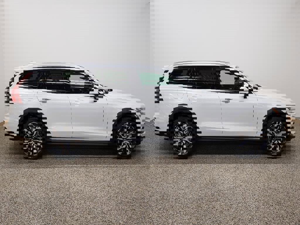 New 2026 Volvo V60 B5 Cross Country Plus w/ Protection Package Premier image 2