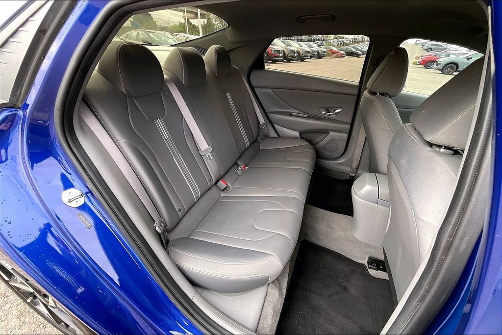 Used 2023 Hyundai Elantra SEL w/ Convenience Package FWD image 26