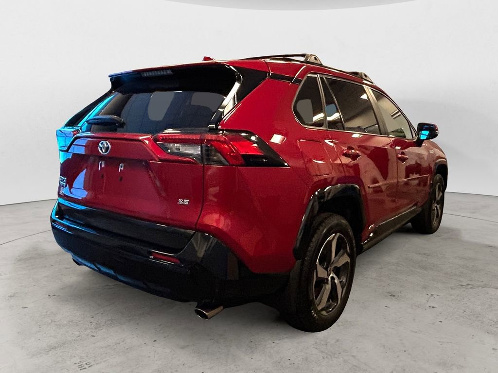 Used 2023 Toyota RAV4 SE w/ Weather & Moonroof Package image 5