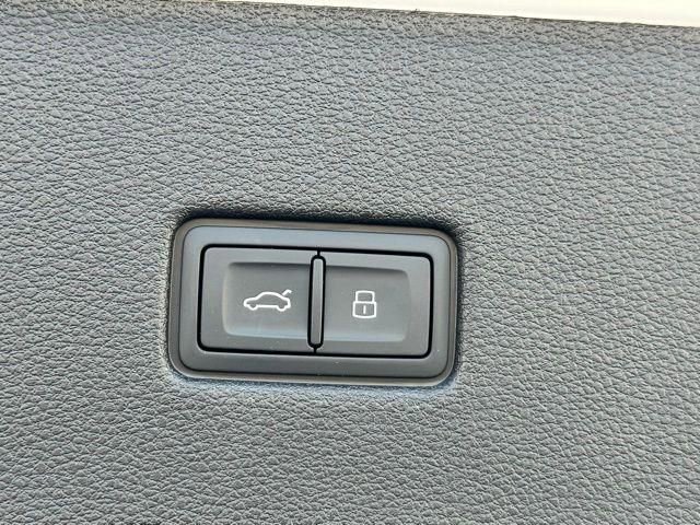 New 2026 Audi SQ8 Prestige image 24