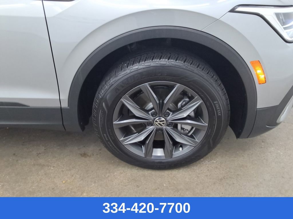 Used 2023 Volkswagen Tiguan SE image 23