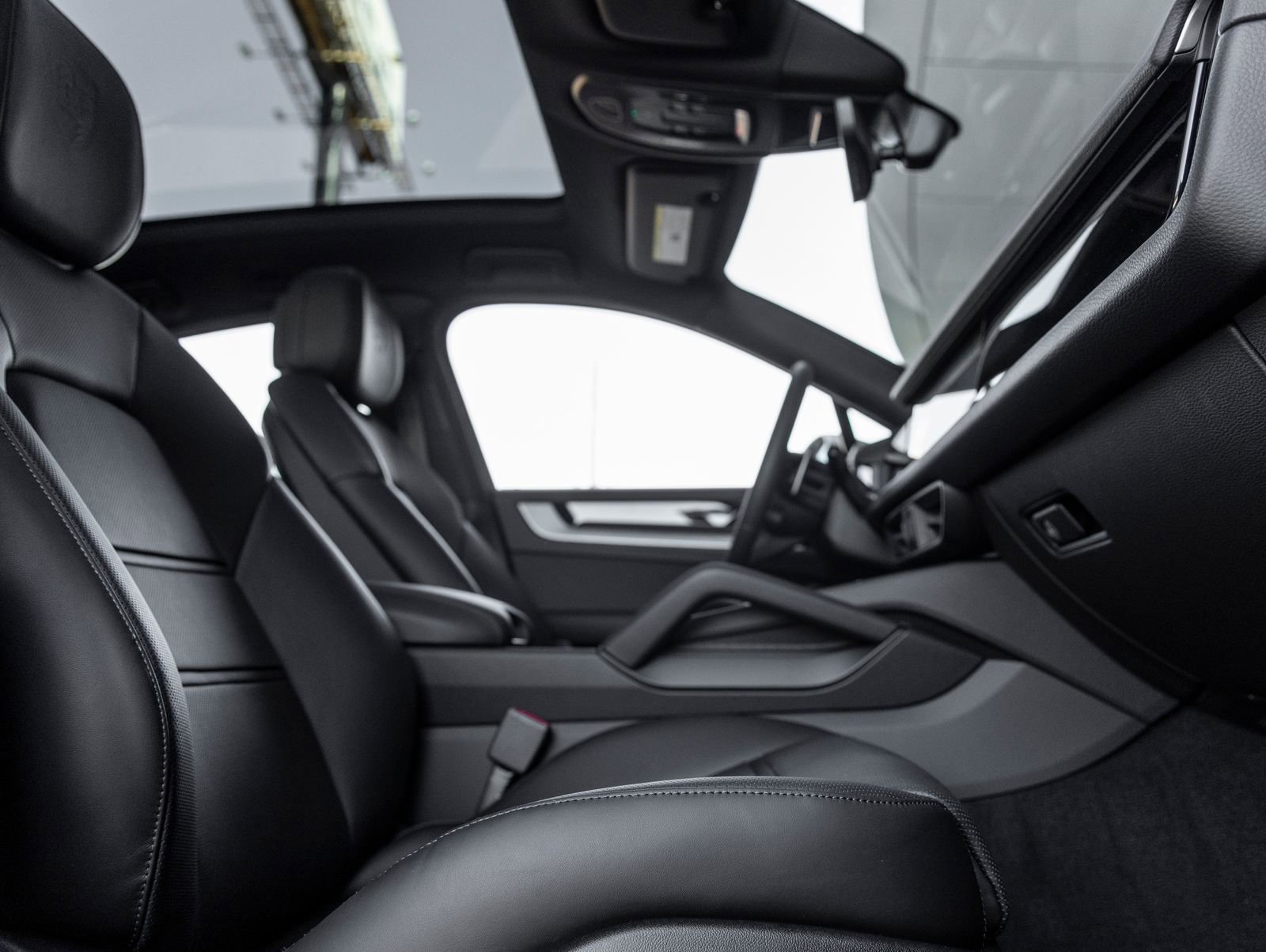 Certified 2026 Porsche Cayenne Coupe image 42