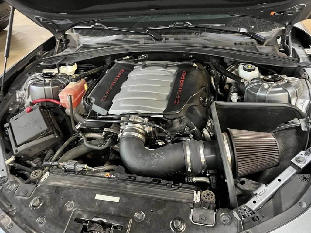 Used 2022 Chevrolet Camaro LT RWD image 9