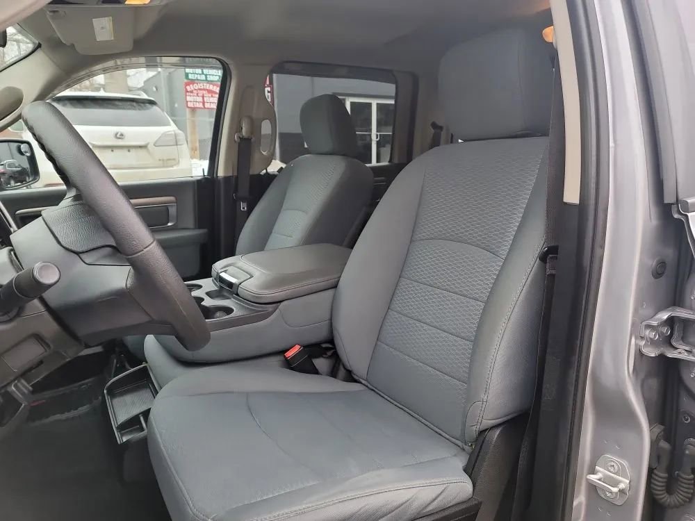 Used 2019 RAM 1500 Classic SLT AWD/4WD image 9