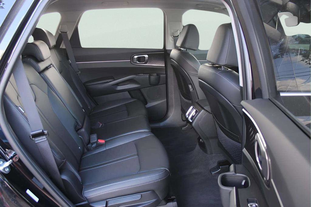 New 2025 Kia Sorento S w/ Panoramic Sunroof Package image 16