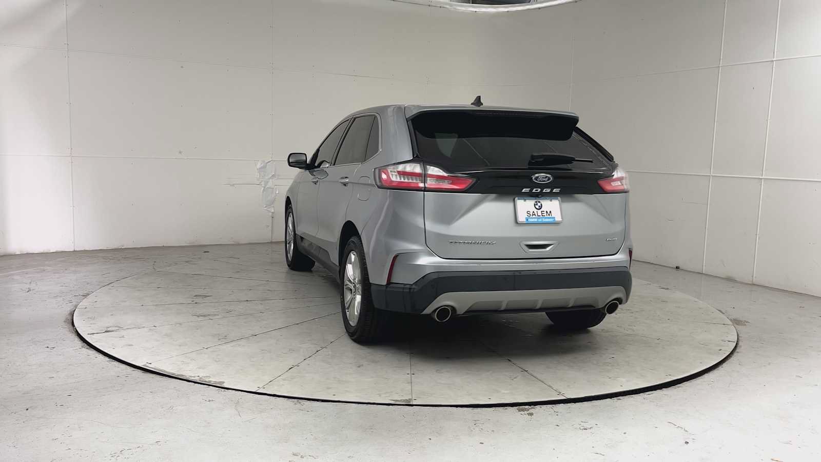 Used 2022 Ford Edge Titanium AWD/4WD image 3