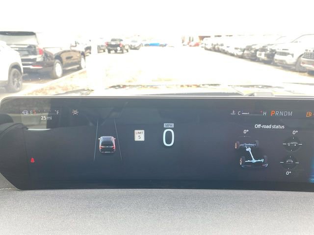 Used 2025 Ford Expedition Platinum image 11