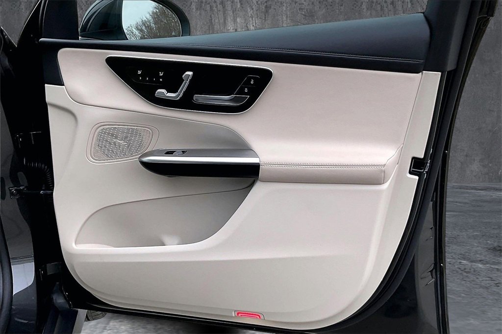 Used 2023 Mercedes-Benz GLC 300 4MATIC image 27