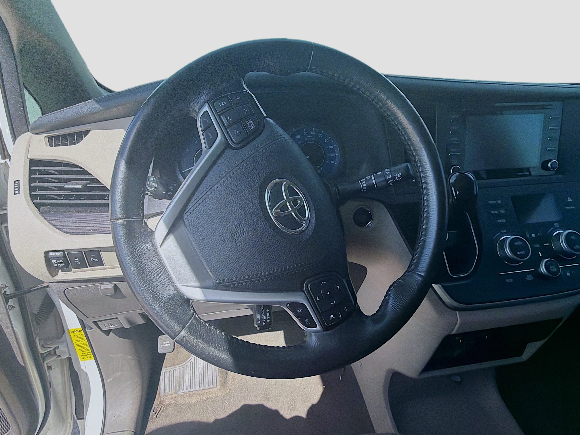 Used 2020 Toyota Sienna XLE Premium image 10