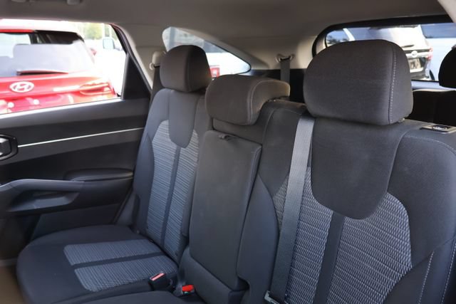 Used 2023 Kia Sorento LX AWD/4WD image 16