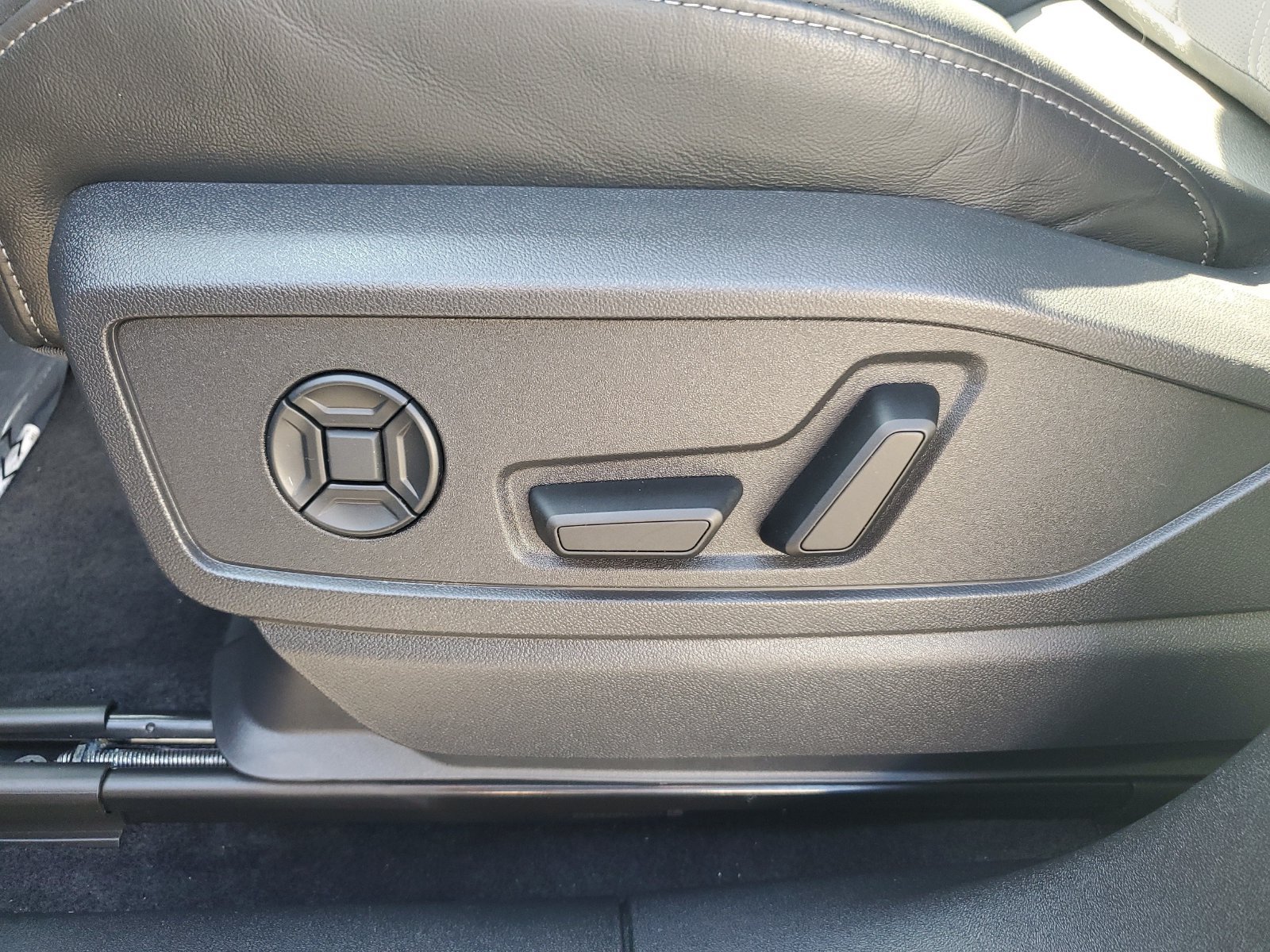 Used 2025 Audi Q5 Premium w/ Premium Plus AWD/4WD image 23