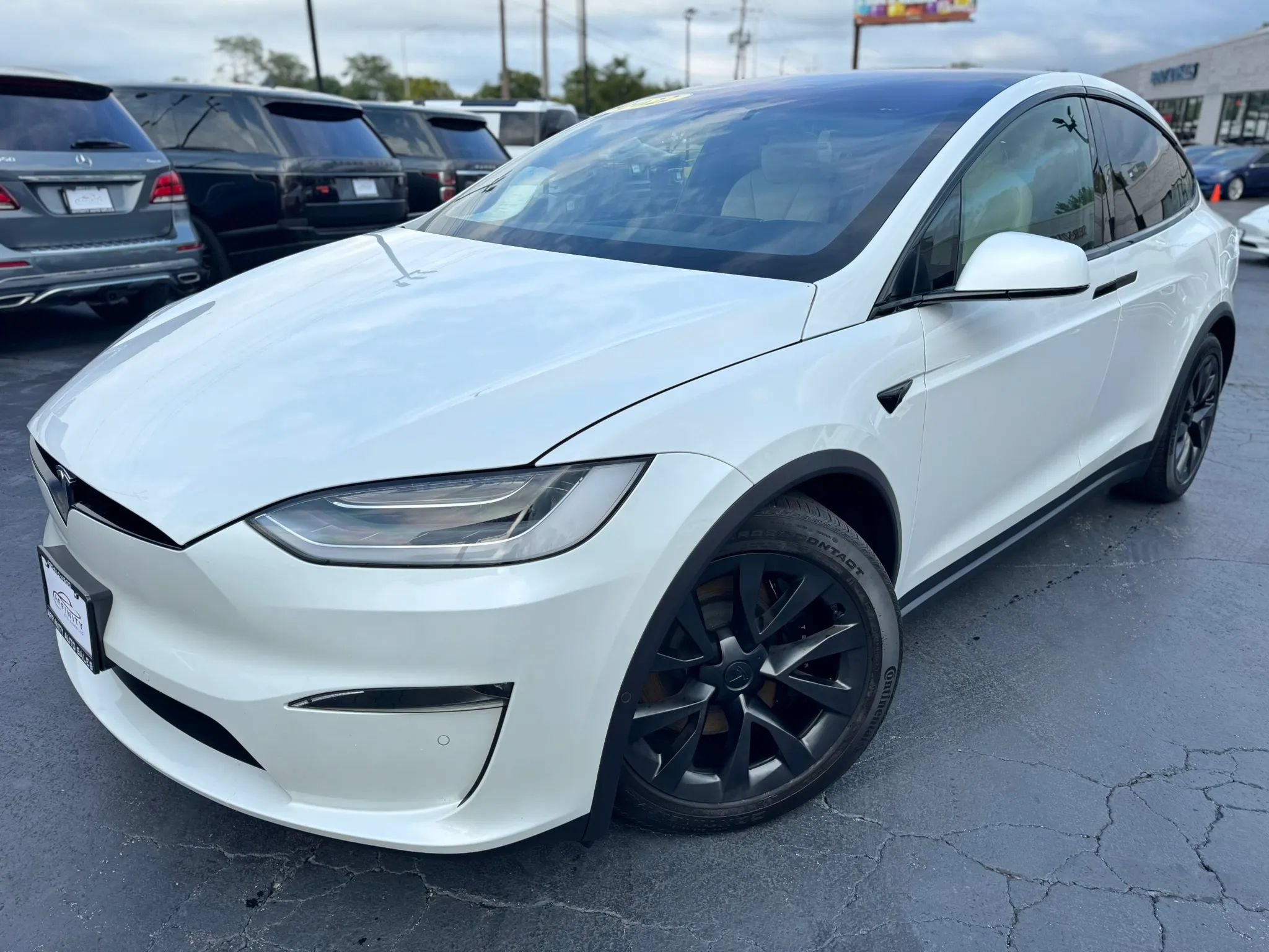 Used 2022 Tesla Model X AWD/4WD image 1