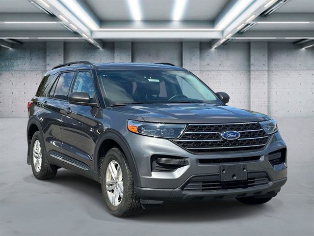 Used 2023 Ford Explorer XLT AWD/4WD image 2