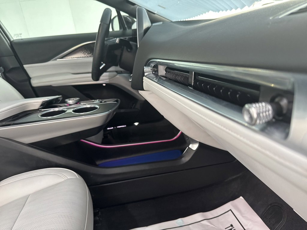 Used 2023 Cadillac Lyriq 2WD image 41