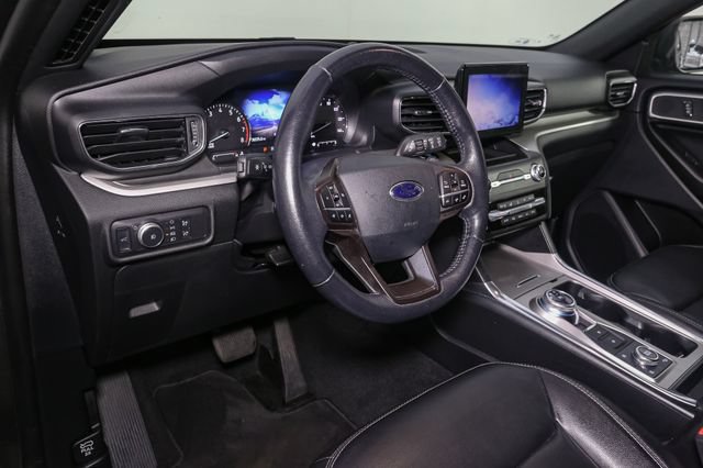 Used 2020 Ford Explorer XLT w/ Equipment Group 202A AWD/4WD image 22