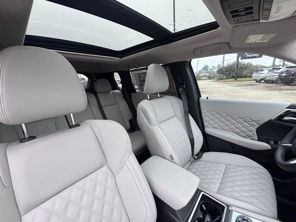 Used 2024 Mitsubishi Outlander SEL image 20