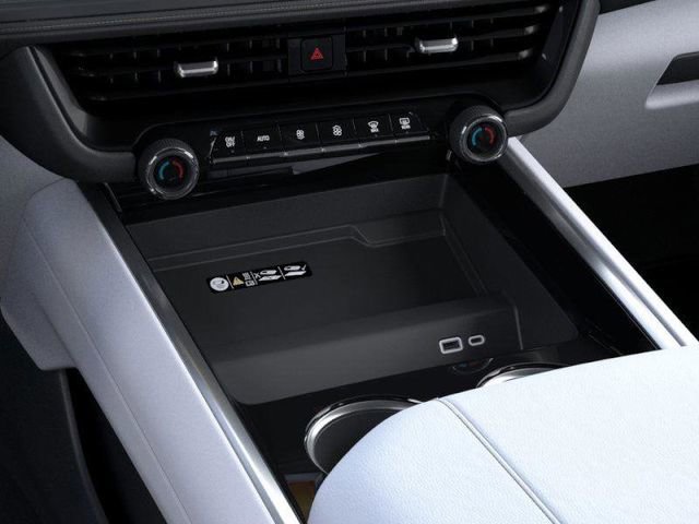 New 2026 Chevrolet Suburban Premier image 25