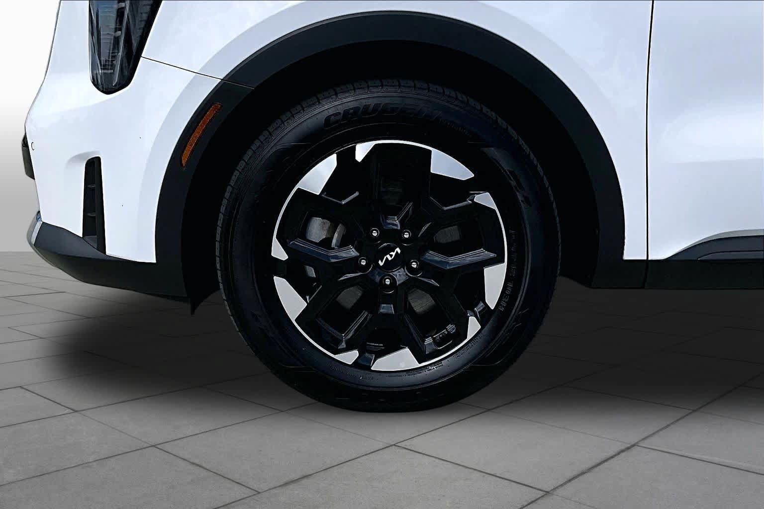 Certified 2024 Kia Sorento S FWD image 10