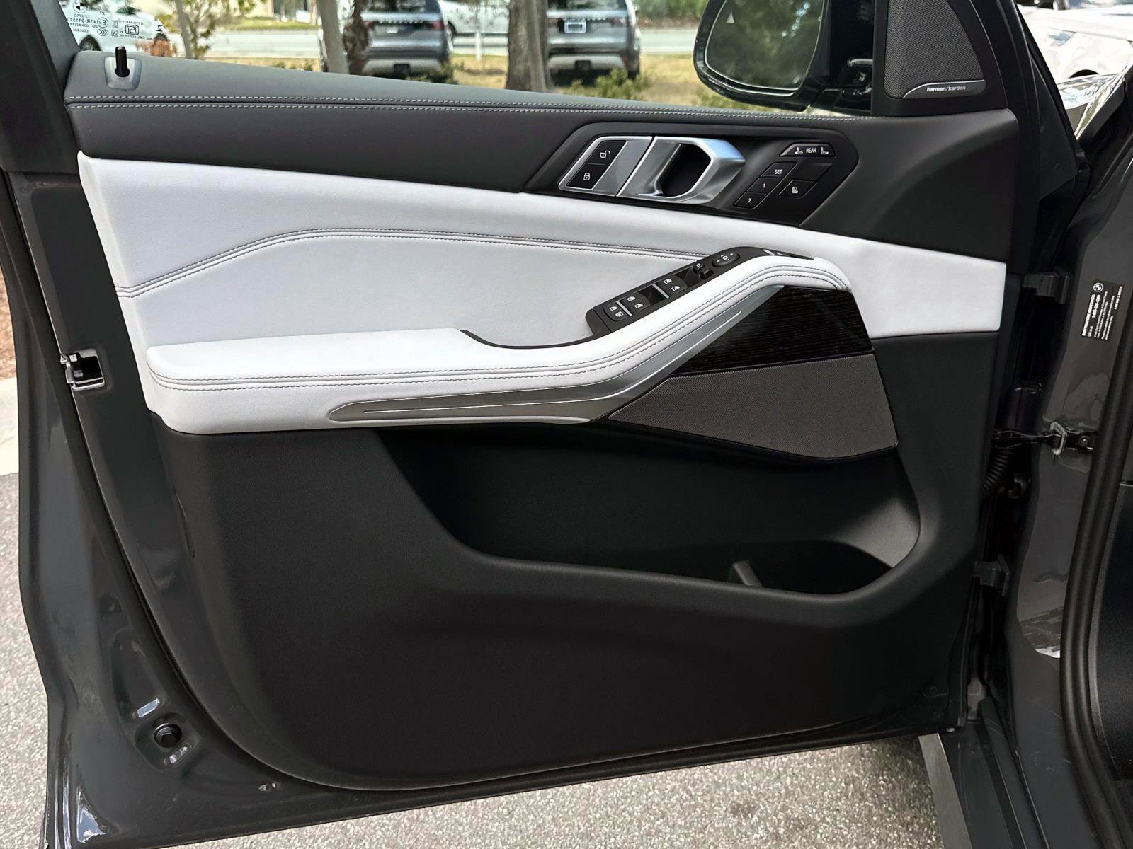 New 2026 BMW X7 xDrive40i w/ M Sport Package image 15