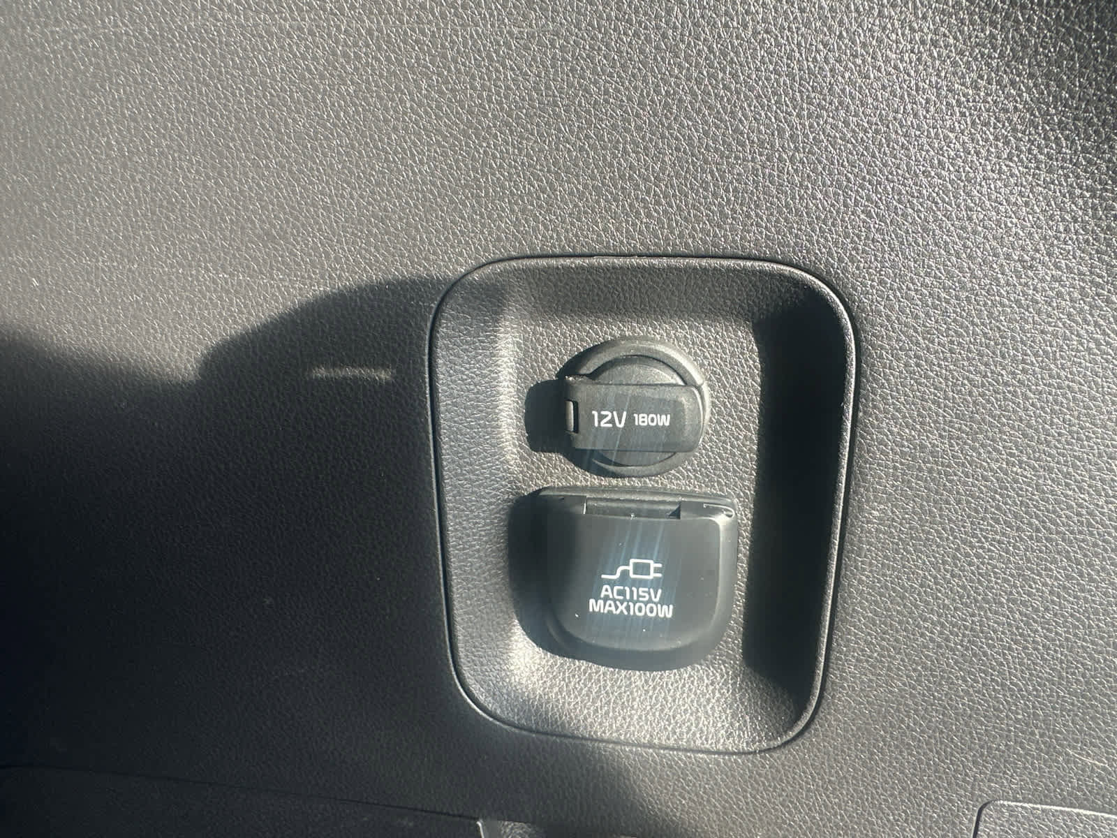 Used 2024 Kia Carnival SX Prestige image 18