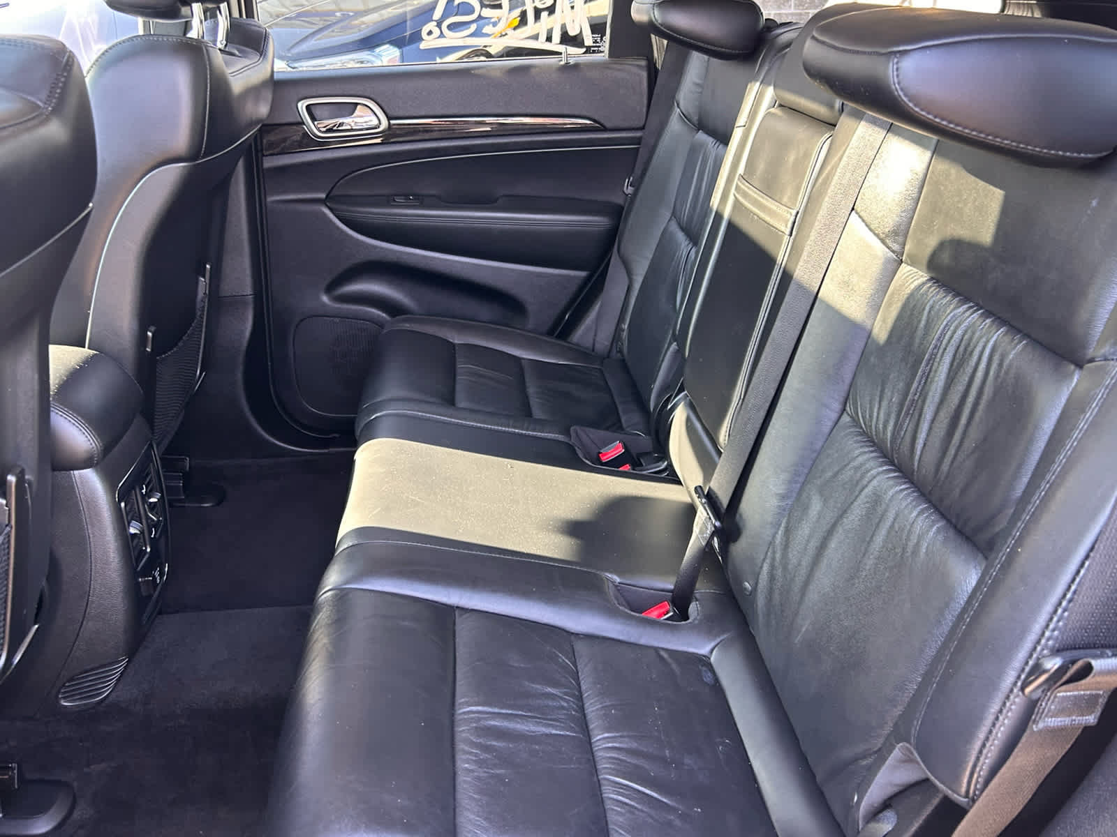 Used 2013 Jeep Grand Cherokee Laredo AWD/4WD image 23
