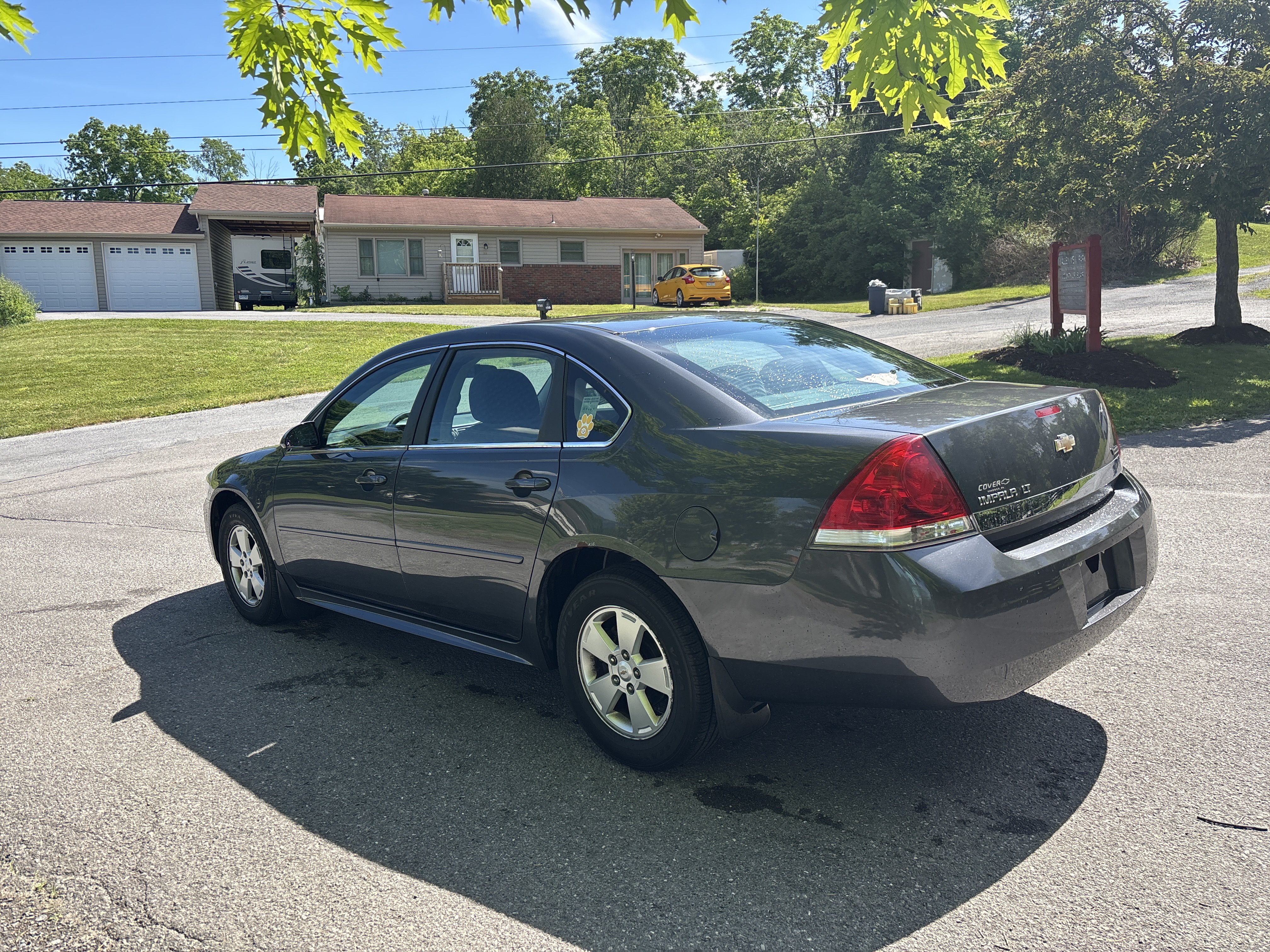 Used 2011 Chevrolet Impala LT FWD image 10