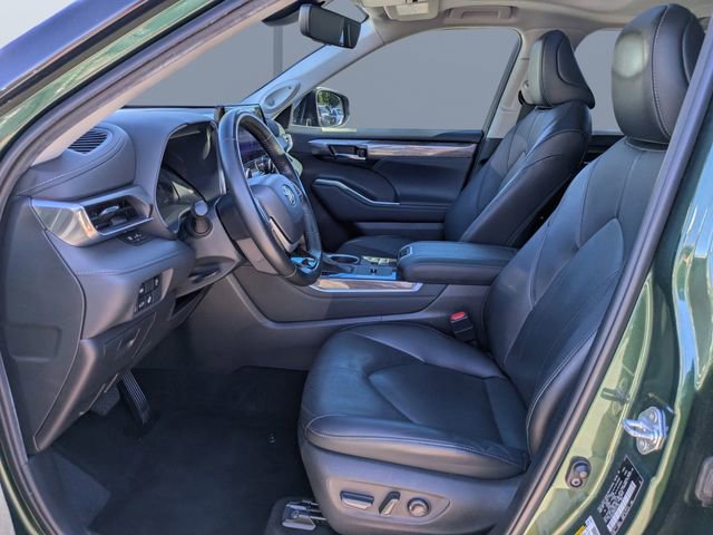 Used 2023 Toyota Highlander Limited FWD image 20