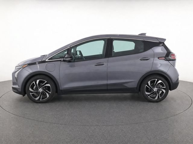 Used 2023 Chevrolet Bolt LT w/ Infotainment Package FWD image 4