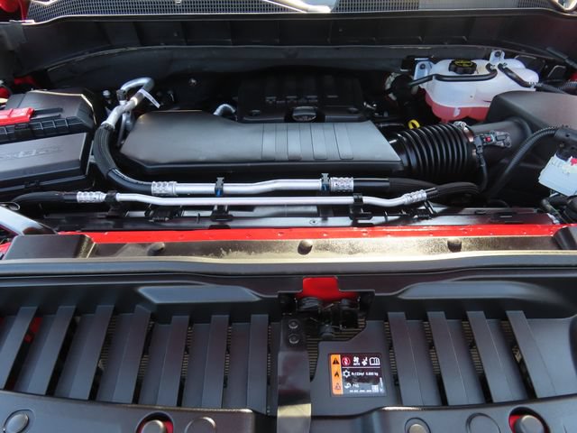 Used 2025 Chevrolet Silverado 1500 LT AWD/4WD image 13