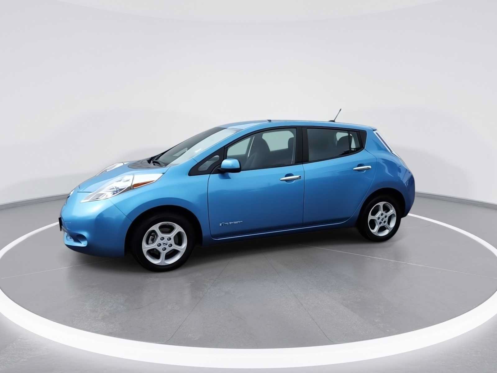 Used 2013 Nissan Leaf SV w/ LED & Quick Charge Pkg FWD image 4