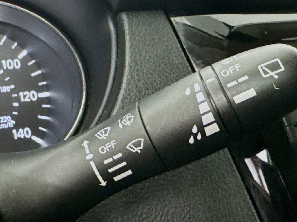 Used 2018 Nissan Rogue S FWD image 15