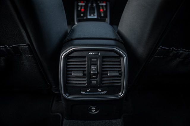Used 2023 Porsche Macan Turbo image 38