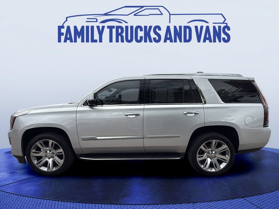 Used 2019 Cadillac Escalade Luxury AWD/4WD image 2