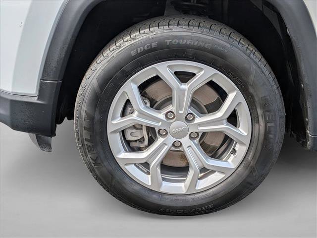 Used 2024 Jeep Compass Latitude AWD/4WD image 20