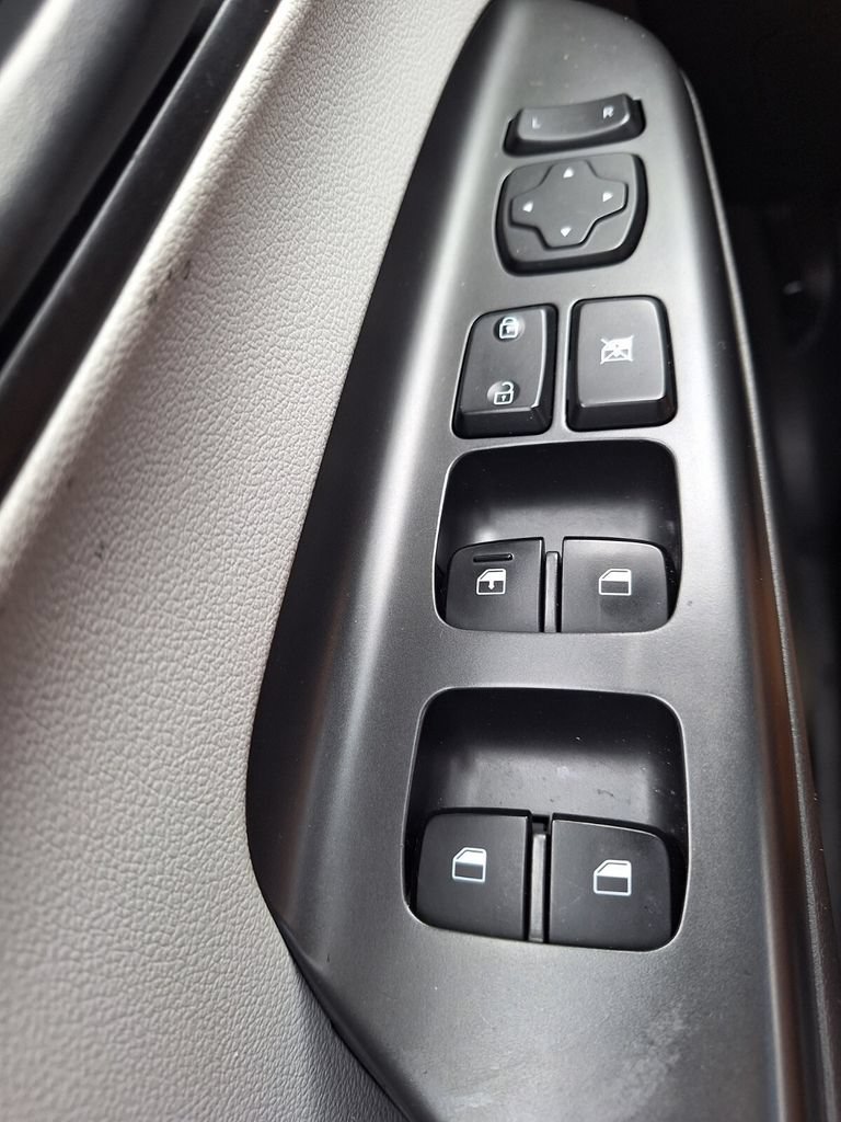 Used 2023 Hyundai Kona SE w/ Cargo Package FWD image 20