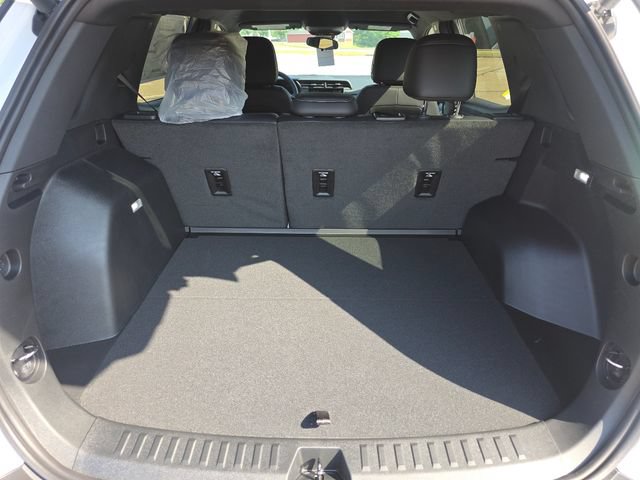 New 2027 GMC Terrain Elevation w/ Elevation Premium Package FWD image 18