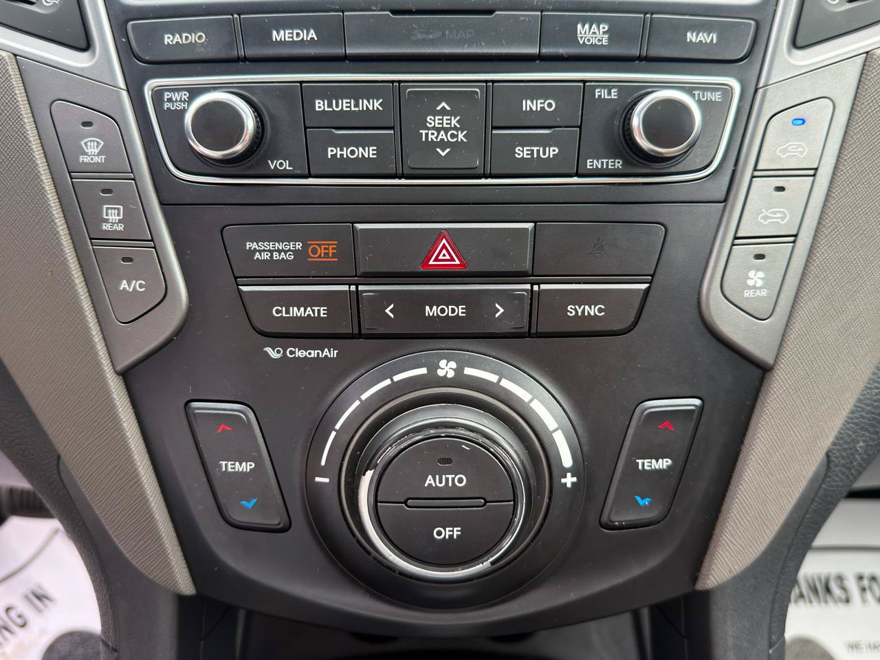 Used 2017 Hyundai Santa Fe Limited FWD image 18