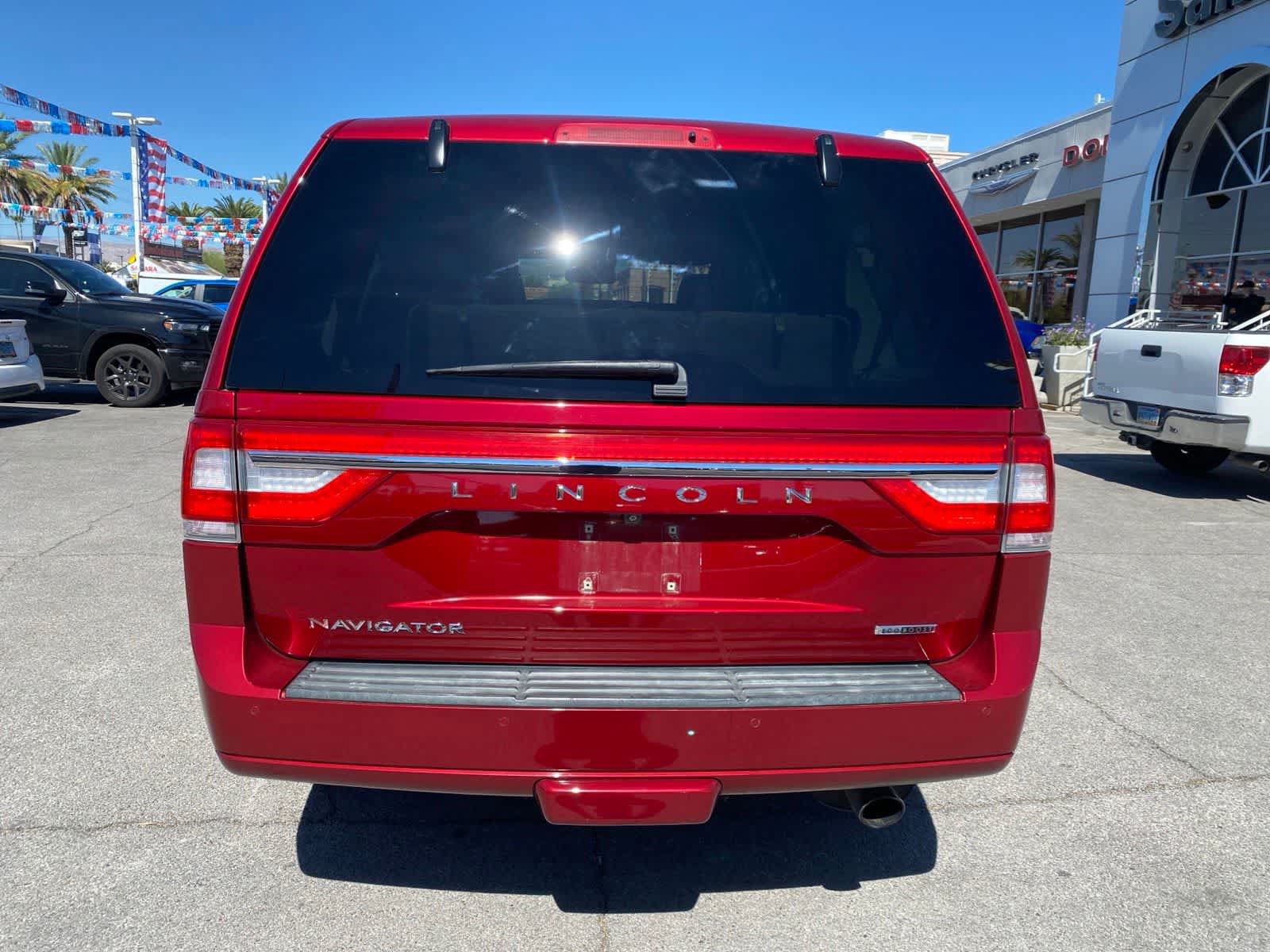 Used 2015 Lincoln Navigator 2WD image 8