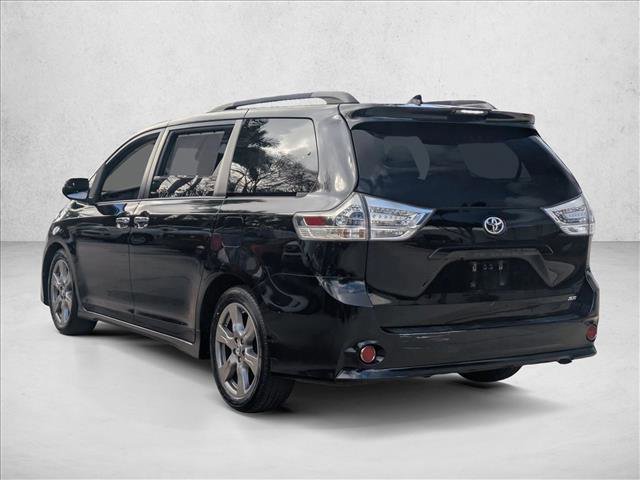 Used 2018 Toyota Sienna SE image 7