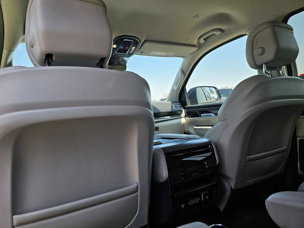 Used 2024 Jeep Wagoneer Series III AWD/4WD image 22